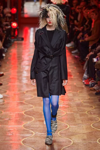 Look 39